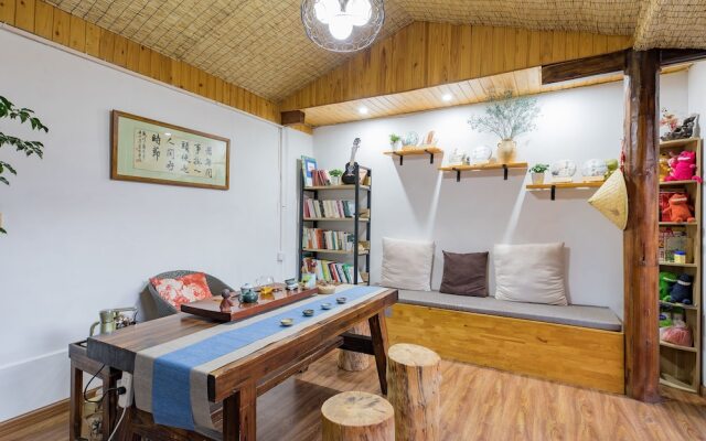 Lijiang Buwuzhai Hostel