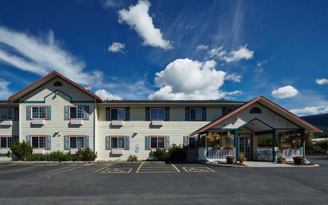 Columbine Inn & Suites