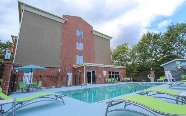 Holiday Inn Express Hotel & Suites Charleston-North, an IHG Hotel