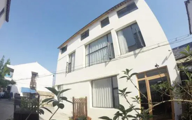Zhuxia Hostel Guesthouse