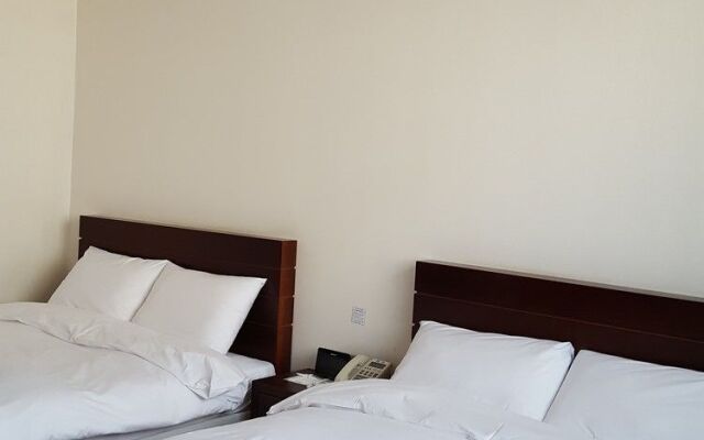 B Station Hotel