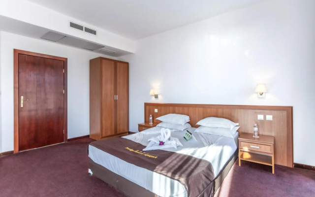 Prestige Grand Hotel and Aquapark