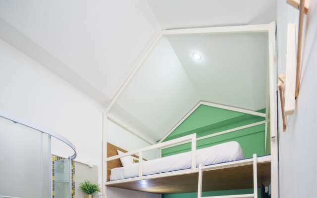 Hanuman V.I.P Hostel (SHA Extra Plus)