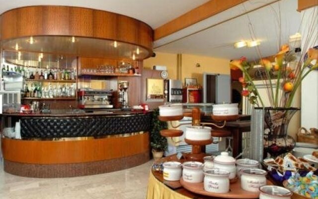 Hotel Tritone