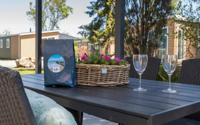 Chalet - Holidaypark Fort den Haak Vrouwenpolder