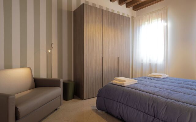 Venice Style Apartments