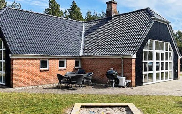 10 Person Holiday Home in Norre Nebel