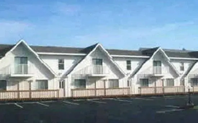 Bridge View Motel & Condo's