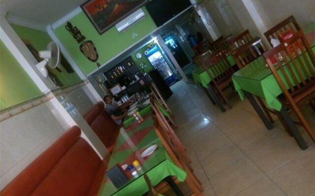Vanakkam India Restaurant & Guesthouse