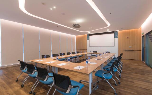 Holiday Inn Express Liyang Huafu by IHG