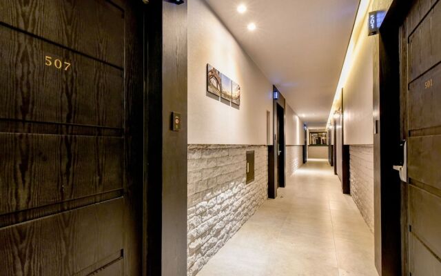 French Code Hotel