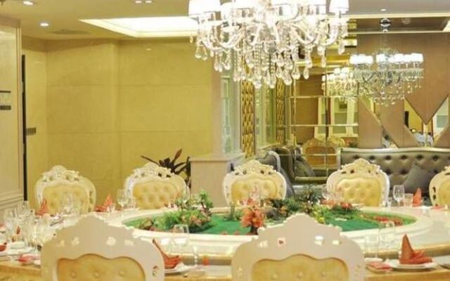 Yinchuan Juli Six Red Hotel