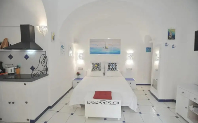 Art House in Amalfi Historical Center Near Beach
