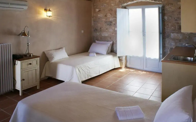 To Karavi Guesthouse