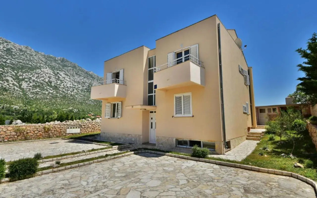 Apartment Cesarica 1