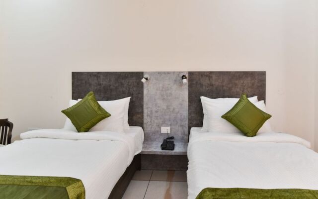 Treebo Essence Huda City Centre