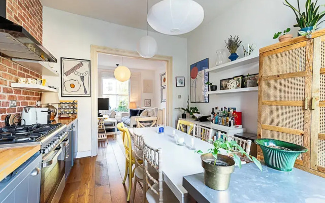 Colourful and Cosy Home in De Beauvoir Town