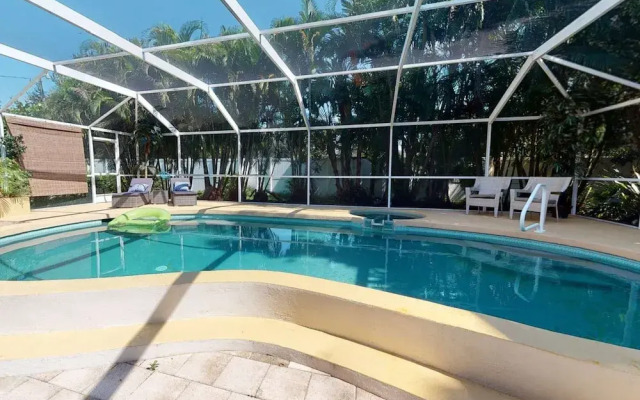 Sarasota Bay Pool Home