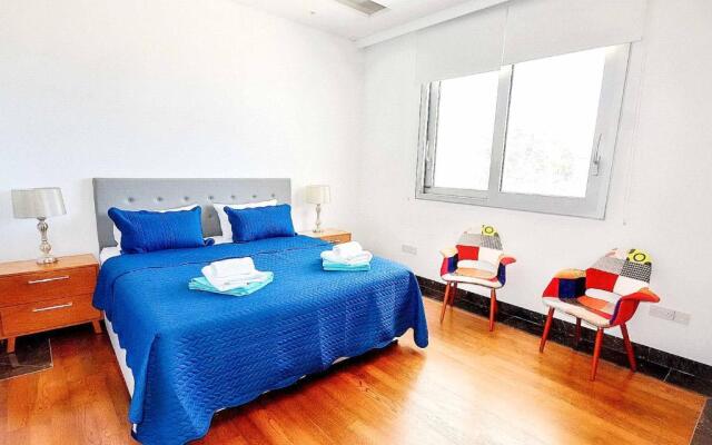 Coral Bay Beach Villa