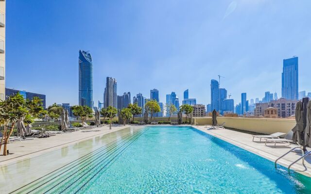 Eloquent Upscale with Breathtaking Burj