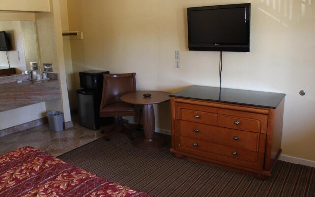 Travelers Inn