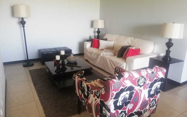 Apartment by airport on way to beach