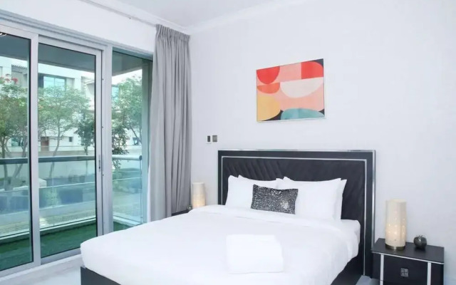 Cozy 2BR With Balcony The Greens