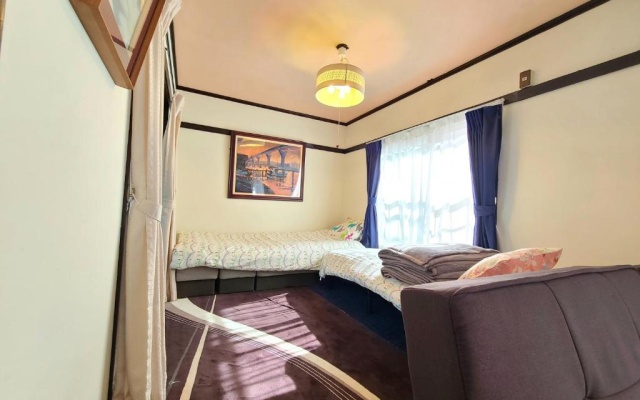 Hayakawa&2rooms&48m2&5-6pplmax&Best location&well designed 早川駅徒歩2分 釣り場まで徒歩1分 グループ滞在可能なワーケーション最適プレイス – Guest Rooms – Odawara