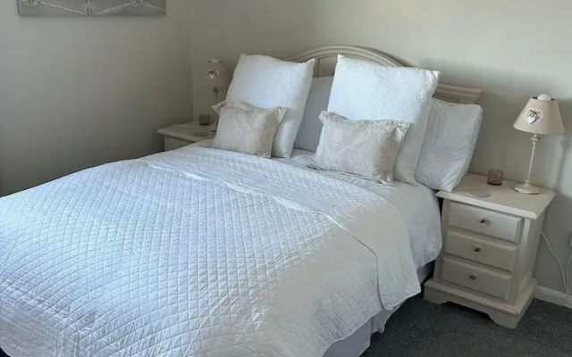 Peak District - 2 Beds - Sleeps 4 - Pet Friendly