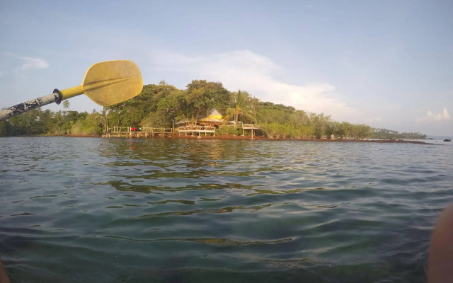 Banana Sunset Bar & Bungalows