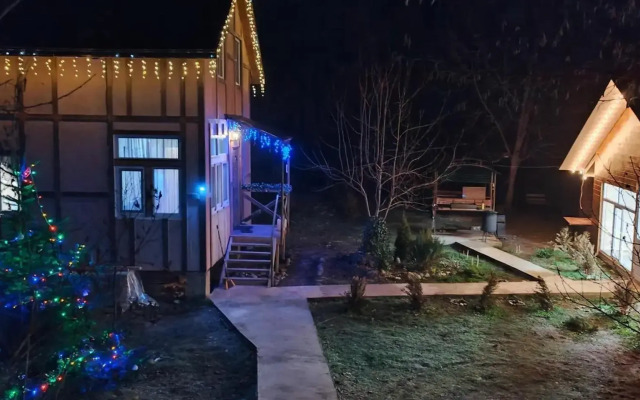 Cozy houses with access to the Belaya River