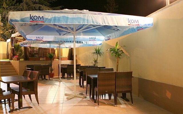 Hostel "Alex Family"