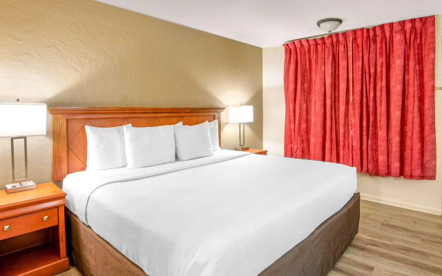 Econo Lodge  Inn & Suites Durango