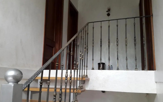 Lasha Guest House