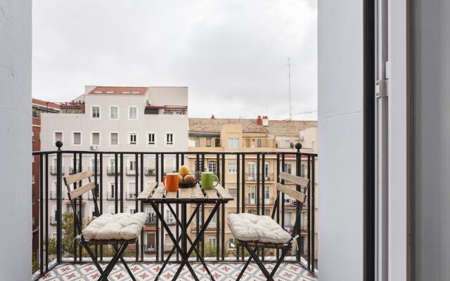 Jose Abascal Apartment by Flatsweethome