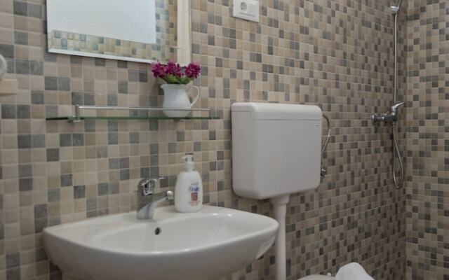 Spacious Apartment Krvavica