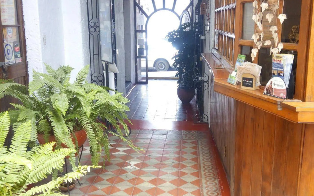 Hostal Lluvia de Oro
