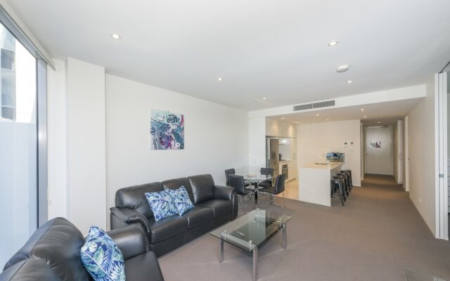 Accommodate Canberra - Lakefront