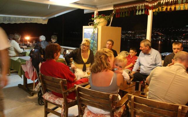 Mr Happy's-Liman Hotel