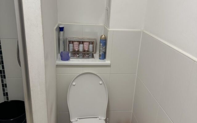 Immaculate 2-bed Apartment in Greenhithe