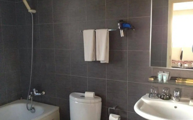 Beijing Guoji Apartment Hotel