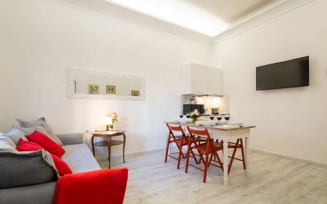 Central Station Apartment by Mmega