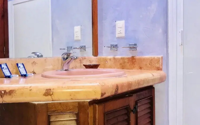 Room in B&B - Sunrise Double Room in Stunning Villa Playacar Ii