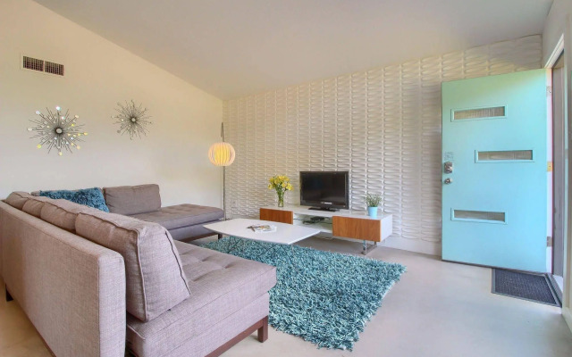 Travis Heights Modern I