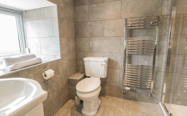 Rhianwen, Plas Moelfre Hall Barns