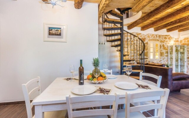 Stunning Home in Silo With Wifi and 2 Bedrooms