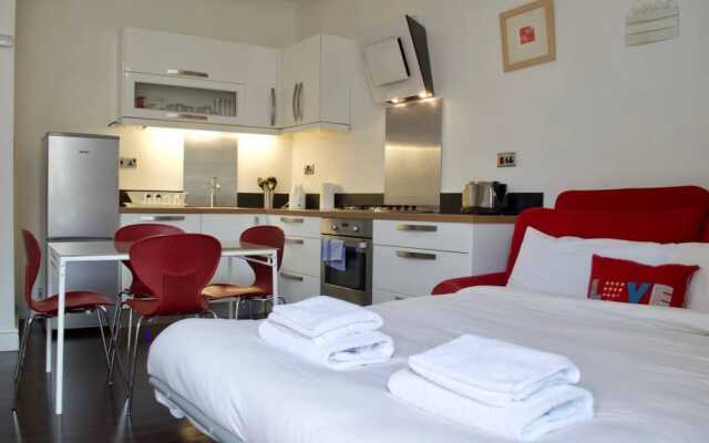 2 Bedroom Flat Near Edinburgh City Centre