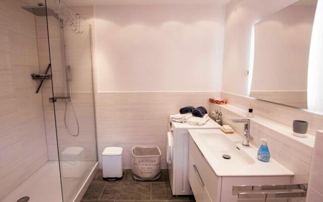 107-2 Neptun mit Meerblick