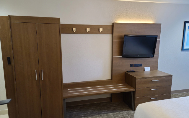 Holiday Inn Express & Suites Galveston West-Seawall