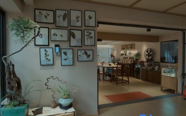 Yunqi Chinese Inn (Dianchi Lake Haigeng Dam)